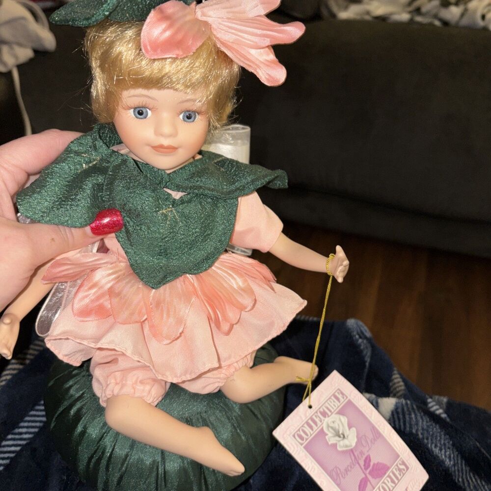 Collectible Memories (Heather) Porcelain Musical Doll Blonde Hair  Floral Dress